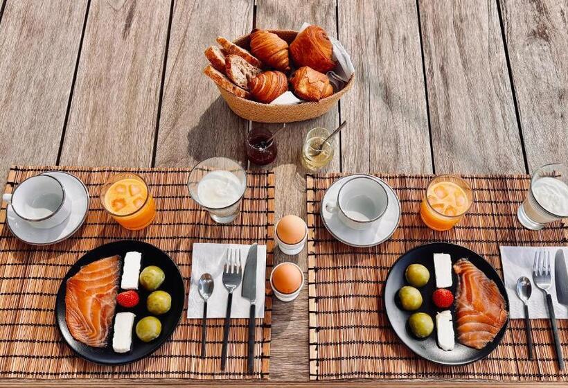 تختخواب و صبحانه La Suite Gordes