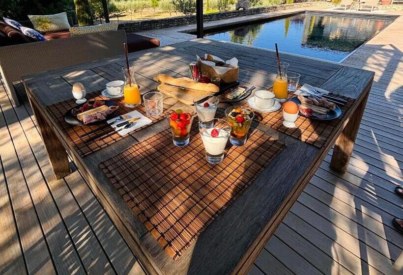 تختخواب و صبحانه La Suite Gordes