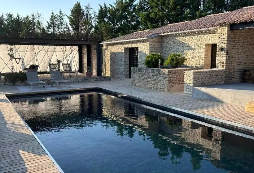 Aamiaismajoitus (B&B) La Suite Gordes