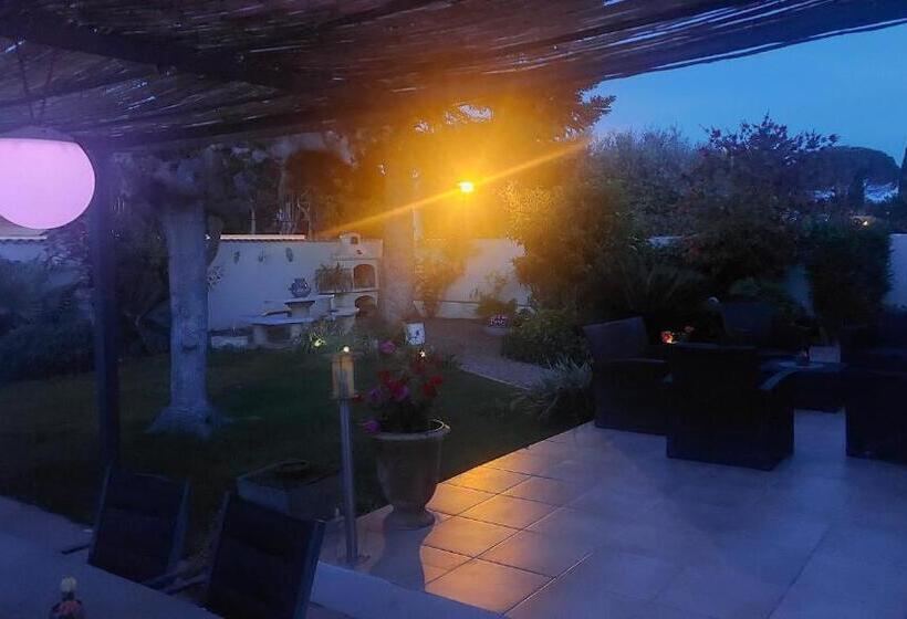 مبيت وإفطار Les Plaisirs De Camargues