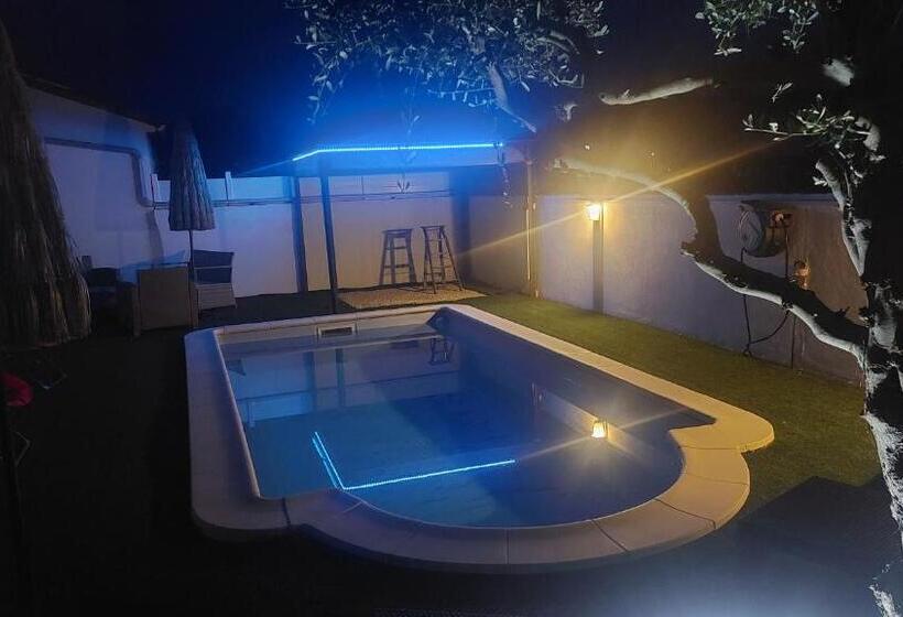 مبيت وإفطار Les Plaisirs De Camargues