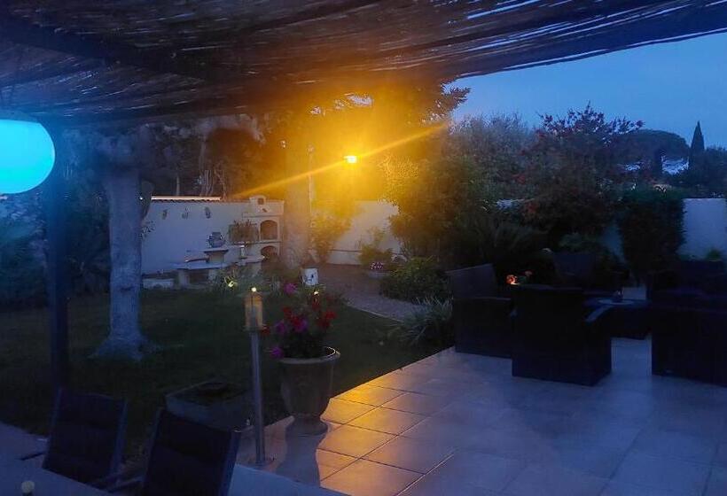 مبيت وإفطار Les Plaisirs De Camargues