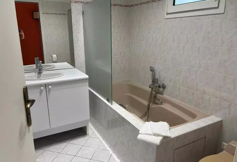 ベッドアンドブレックファースト Maison D Hôtes à Laplume