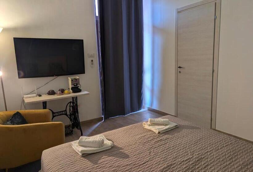 تختخواب و صبحانه N Amuri Room A Due Passi Del Mare