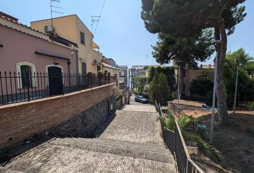 Aamiaismajoitus (B&B) N Amuri Room A Due Passi Del Mare