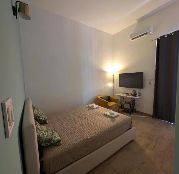 تختخواب و صبحانه N Amuri Room A Due Passi Del Mare