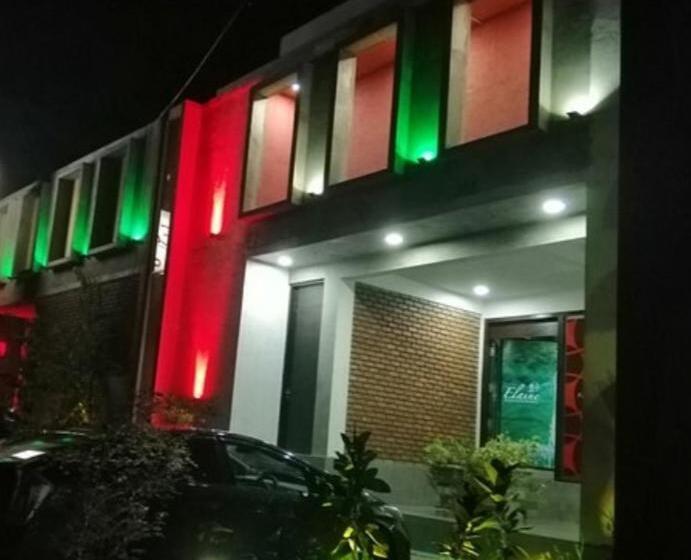 Hotel Elaine Forest View