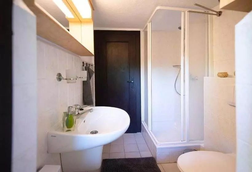 ホテル Reetdach Ferienhaus Nahe Ostseebad Kühlungsborn