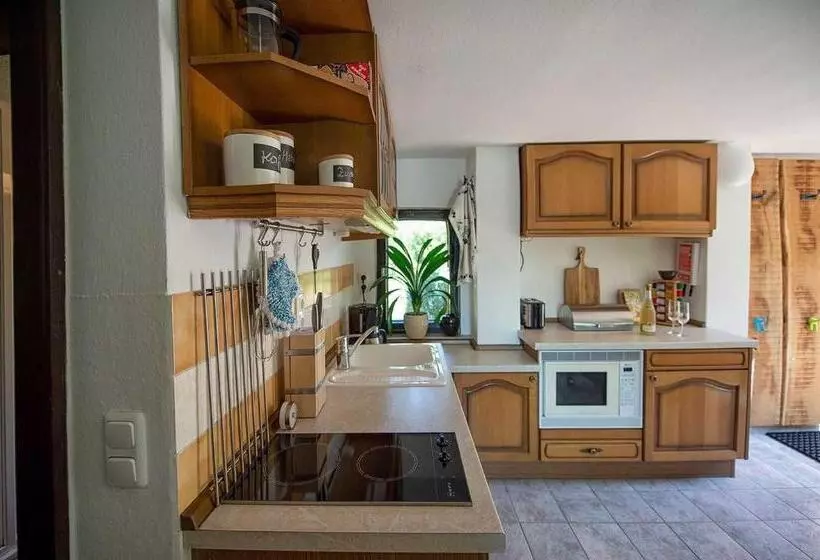ホテル Reetdach Ferienhaus Nahe Ostseebad Kühlungsborn