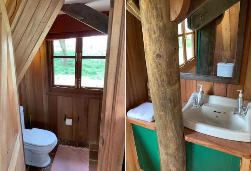 هتل The Watch Tower 360 Bed View Shower Understars