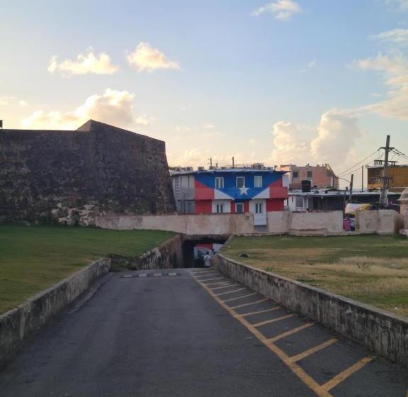 پانسیون Party Hostel San Juan