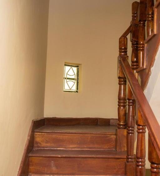 پانسیون Themes Guesthouse, Nanyuki