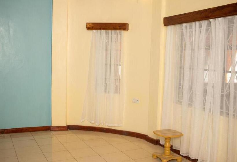 پانسیون Themes Guesthouse, Nanyuki