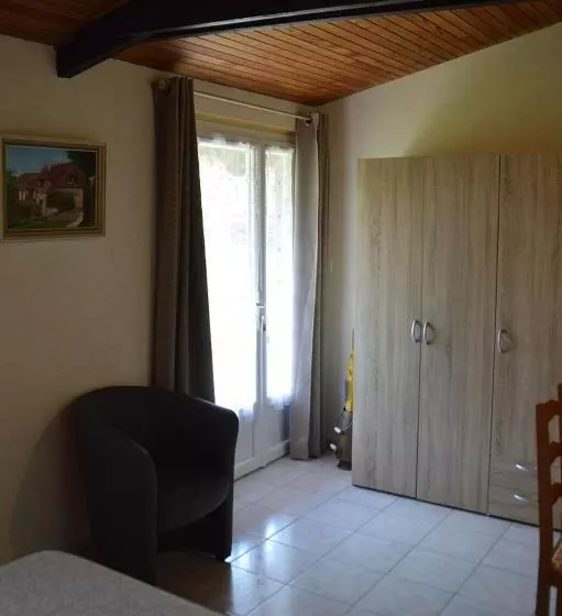 Aamiaismajoitus (B&B) Le Chalet Des Contries