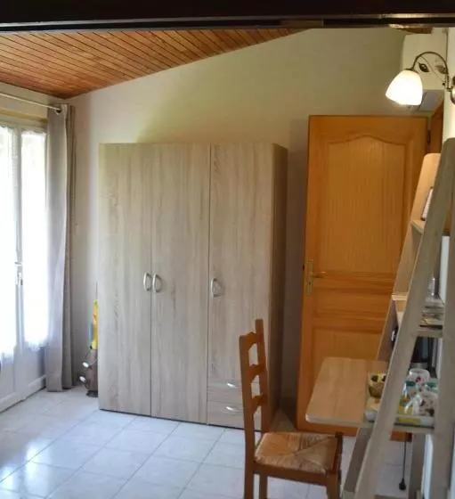 Aamiaismajoitus (B&B) Le Chalet Des Contries