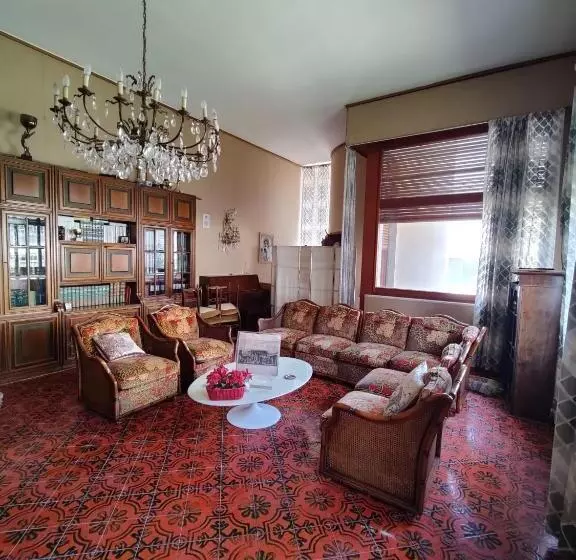 تختخواب و صبحانه Villa Varano