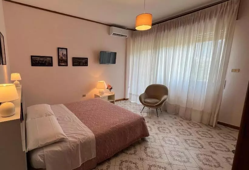 تختخواب و صبحانه Villa Varano