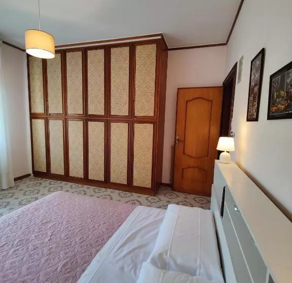 تختخواب و صبحانه Villa Varano