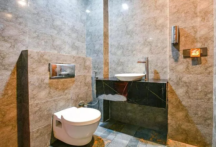 Fabhotel Billion Inn