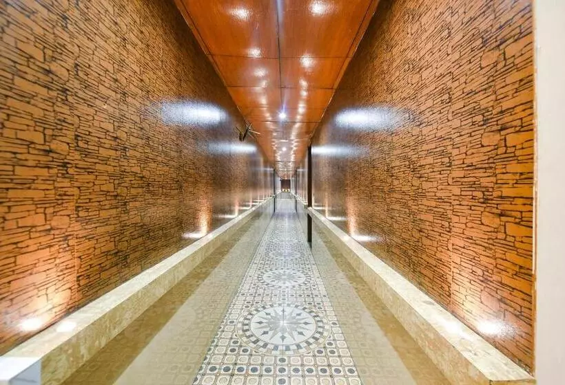 Fabhotel Billion Inn