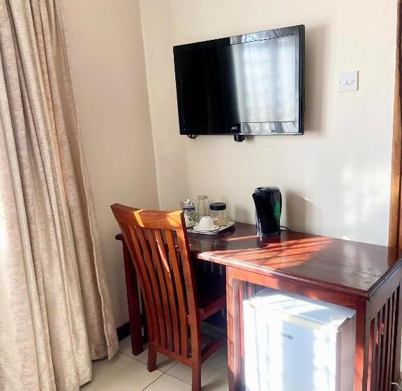 هتل Ilala Crest Lodge