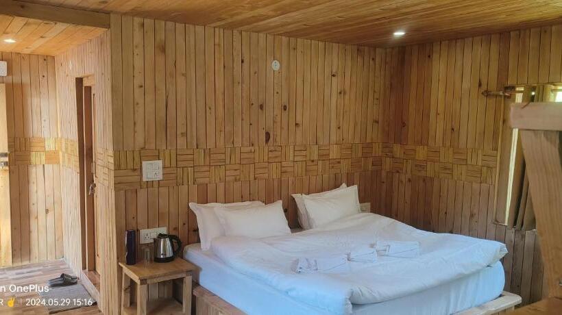 בית מלון כפרי Neer Tarang Home Stay Jibhi