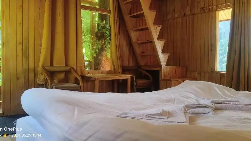 ホテル Neer Tarang Home Stay Jibhi