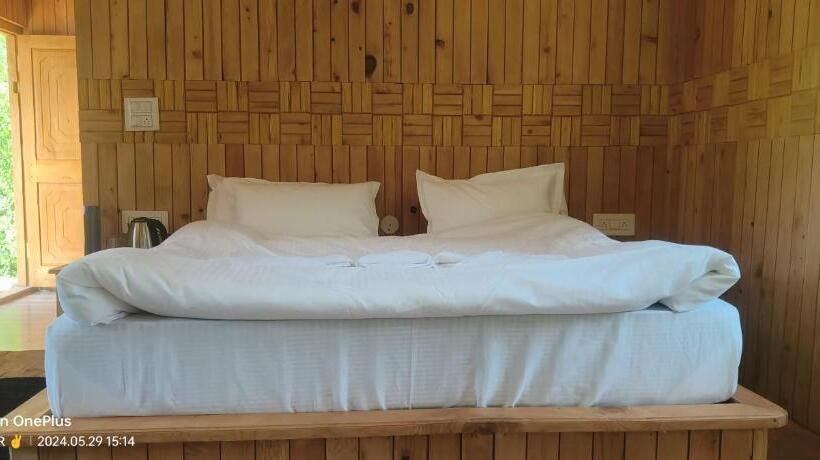 בית מלון כפרי Neer Tarang Home Stay Jibhi