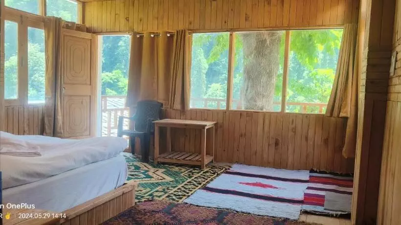 ホテル Neer Tarang Home Stay Jibhi