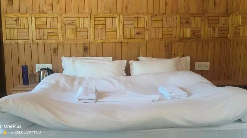 ホテル Neer Tarang Home Stay Jibhi