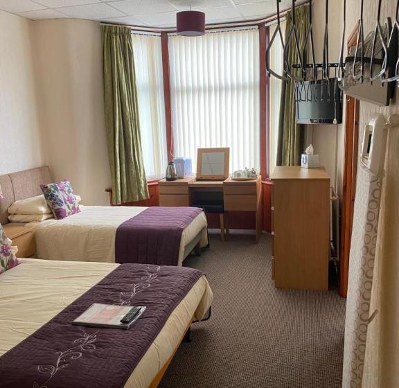 פנסיון Evanescent Bar And Rooms