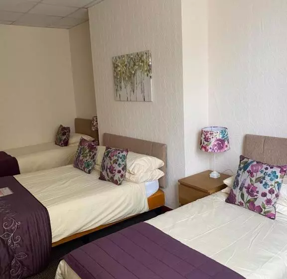 Majatalo Evanescent Bar And Rooms