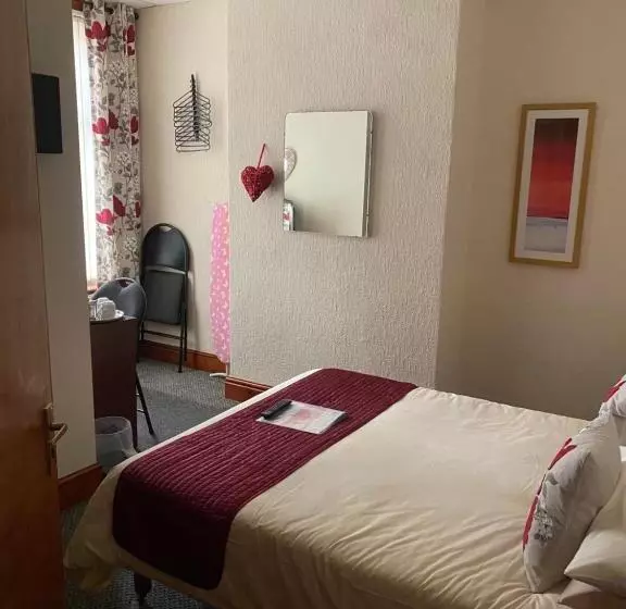 Majatalo Evanescent Bar And Rooms