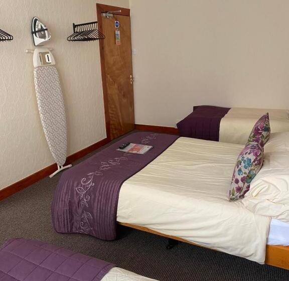 פנסיון Evanescent Bar And Rooms