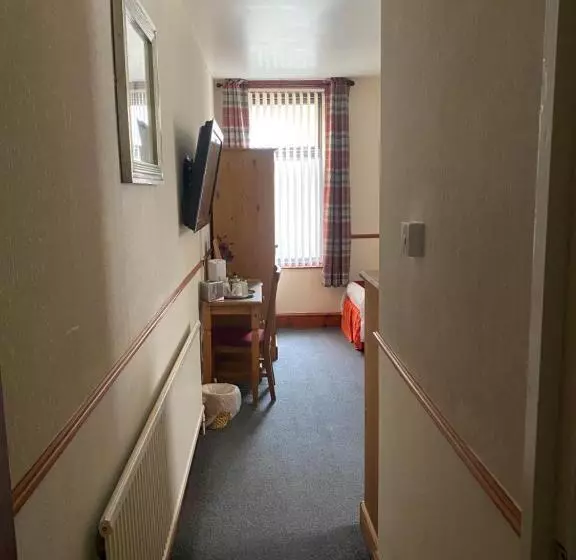 Majatalo Evanescent Bar And Rooms