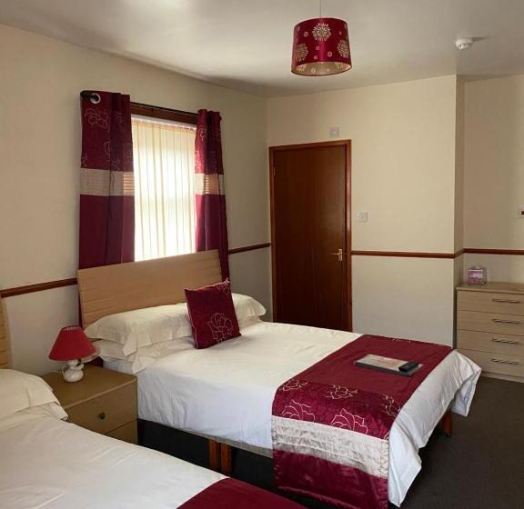 פנסיון Evanescent Bar And Rooms