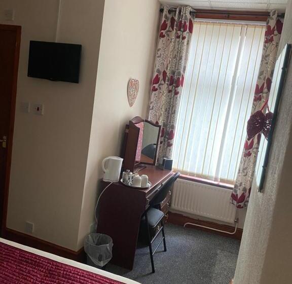 פנסיון Evanescent Bar And Rooms