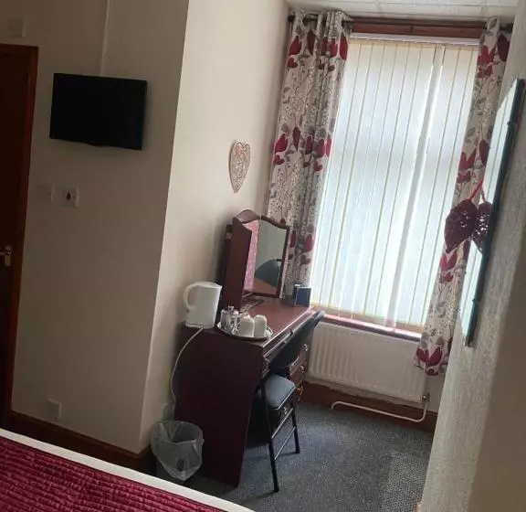 Majatalo Evanescent Bar And Rooms