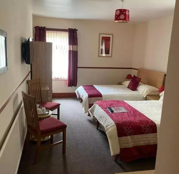 Majatalo Evanescent Bar And Rooms