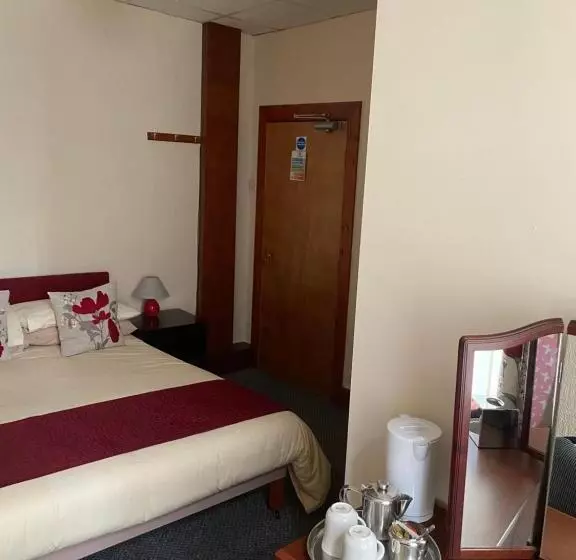 Majatalo Evanescent Bar And Rooms