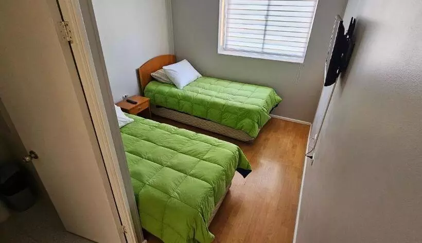 ペンション Ganbaru Holeteria Hostal Lenguado