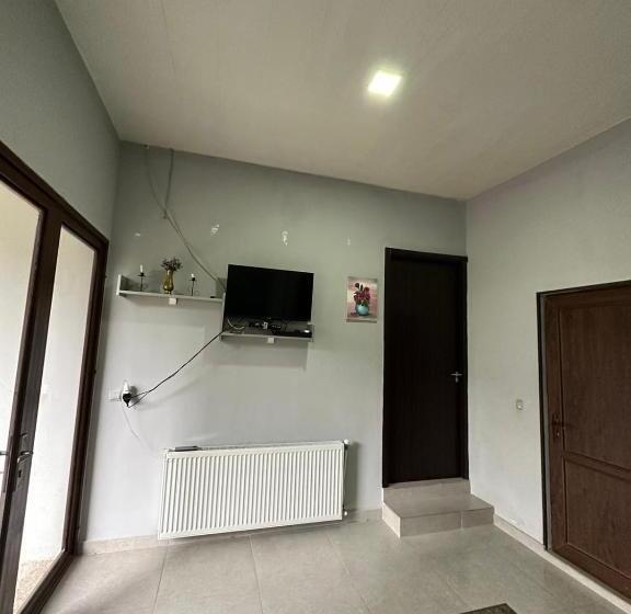 پانسیون Guest House Mukha