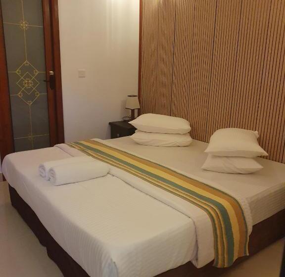 پانسیون Holday House