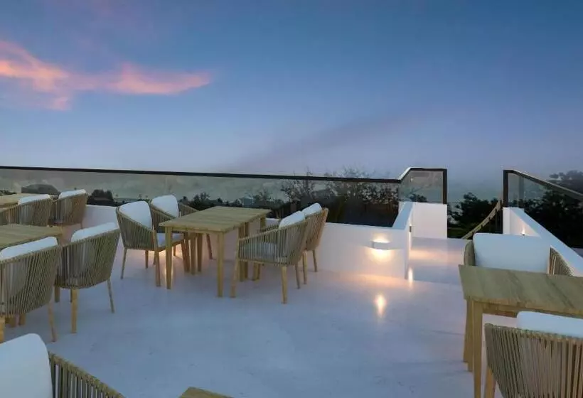 پانسیون Pavona Maldives