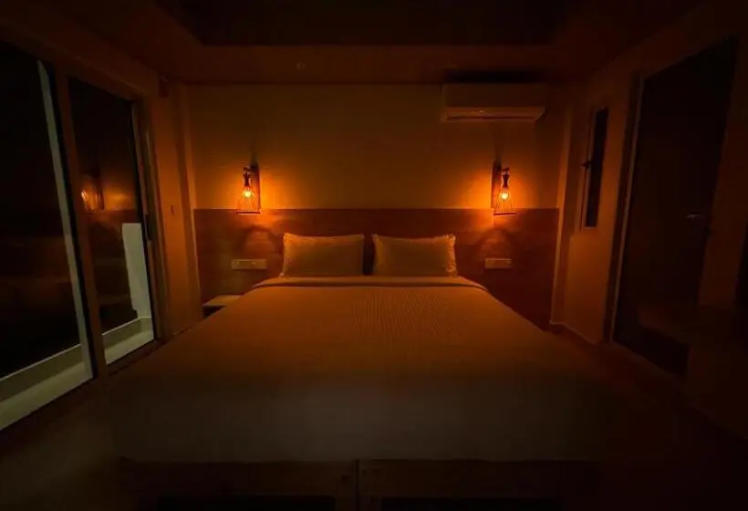 پانسیون Pavona Maldives