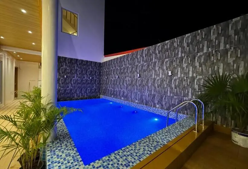 پانسیون Pavona Maldives