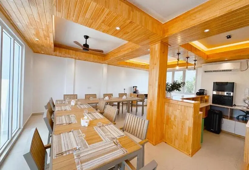 پانسیون Pavona Maldives