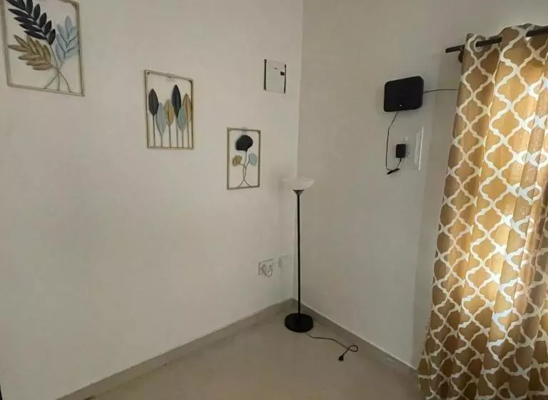 Retkeilymaja Neha S Homestay