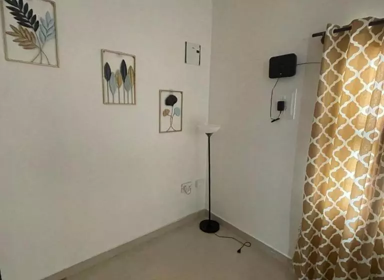 Retkeilymaja Neha S Homestay