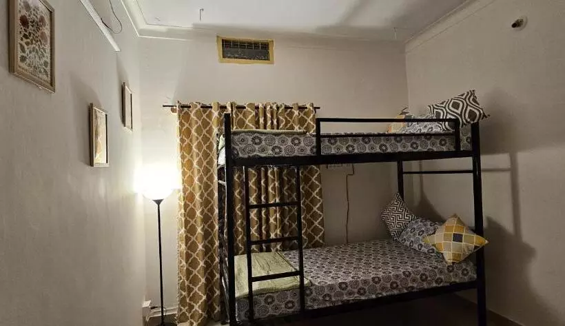 Retkeilymaja Neha S Homestay